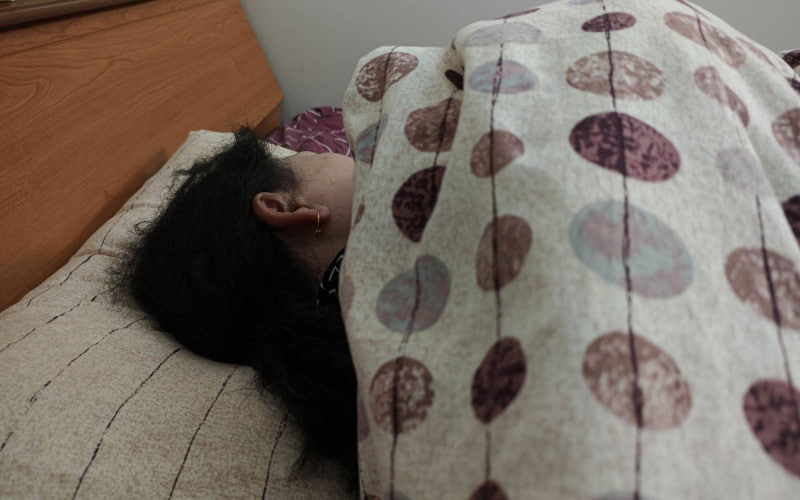 ทำไมวัย 50+ ถึงตื่นกลางดึก? ความลับของ "พลังหยาง"